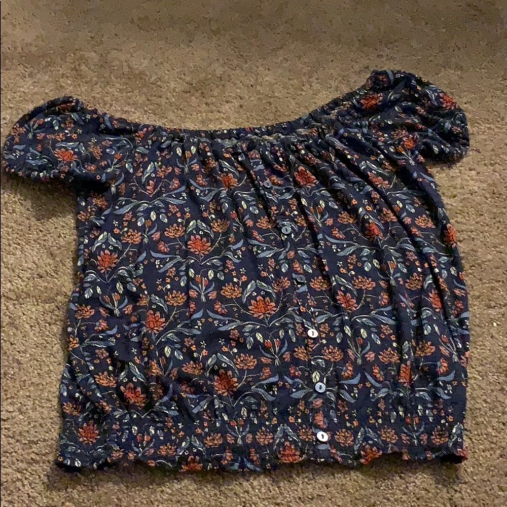 Aéropostale blue floral crop top worn only once